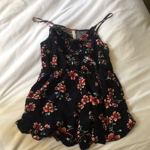 🌼Romper w/ pockets!🌼
